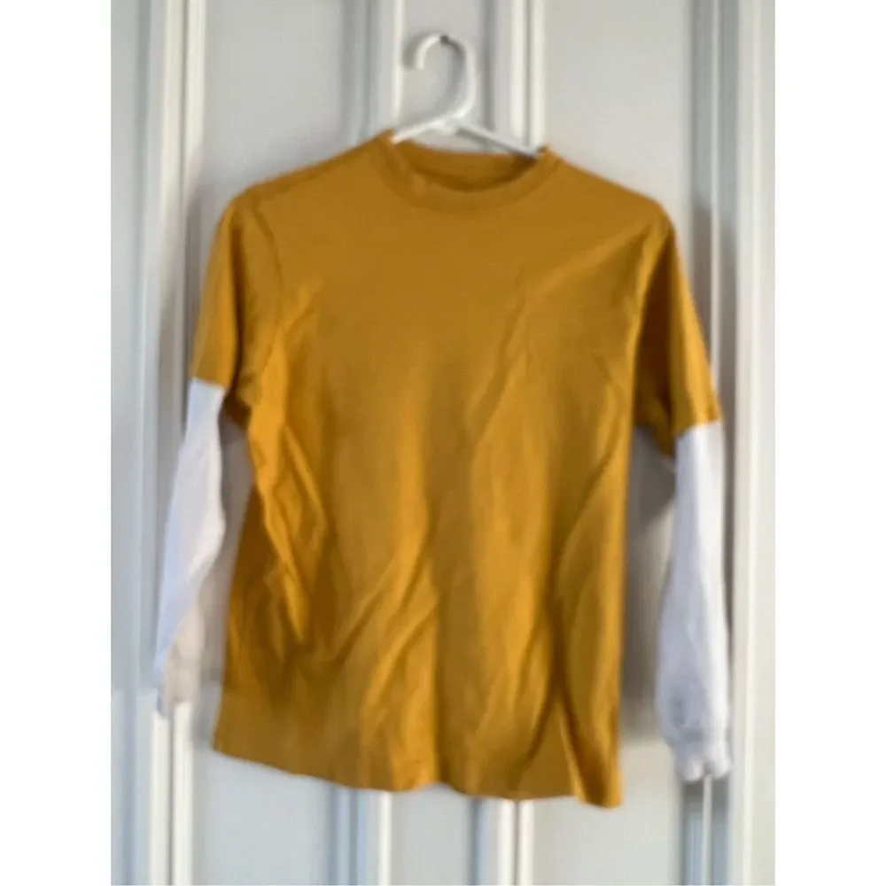 Bundle of Old Navy boy’s long sleeve orange and yellow and cream t-shirts L